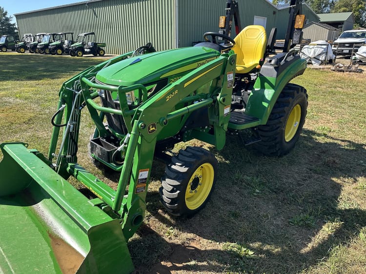 2022 John Deere 2032R Image