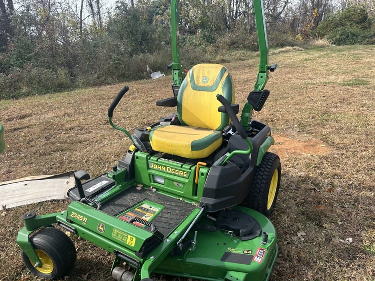2023 John Deere Z545R Image