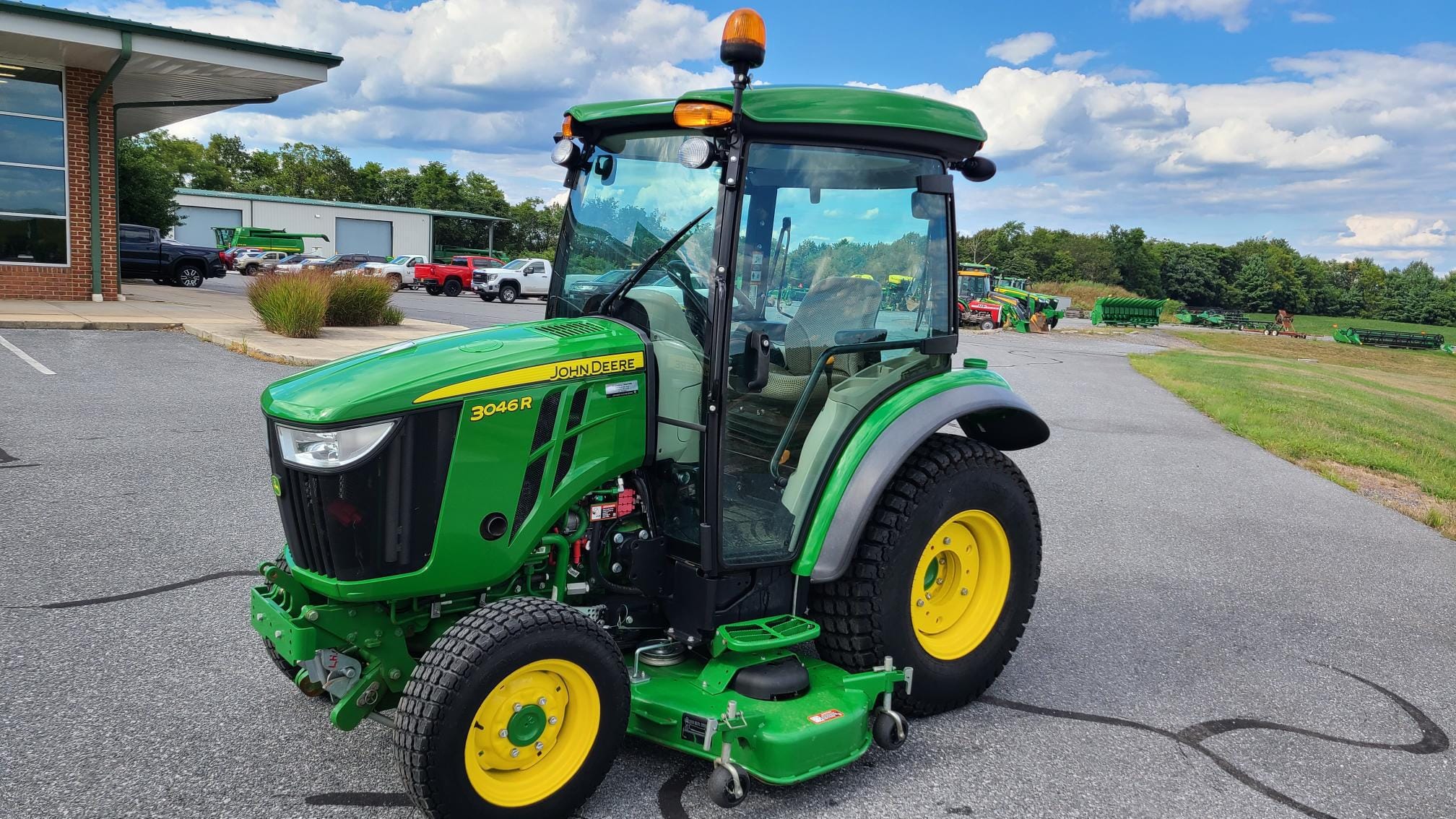 2022 John Deere 3046R Image