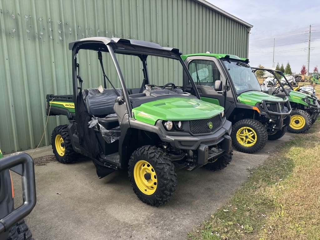 2024 John Deere XUV835E Image