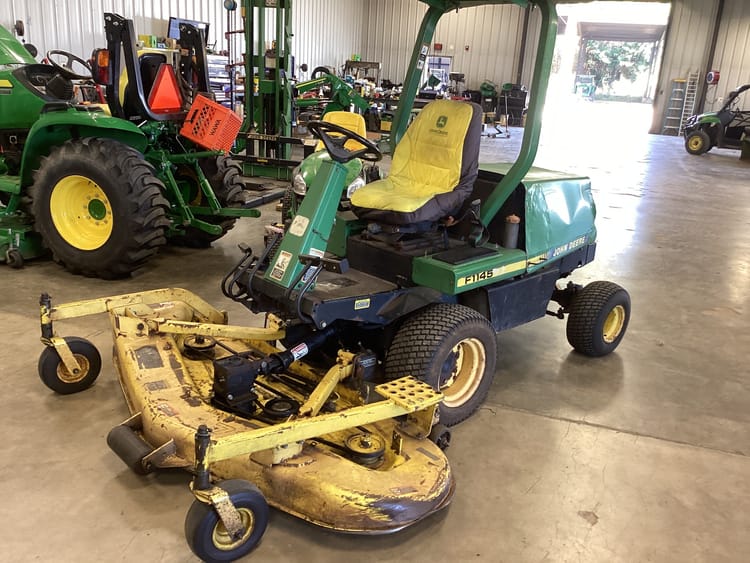 1995 John Deere F1145 Image