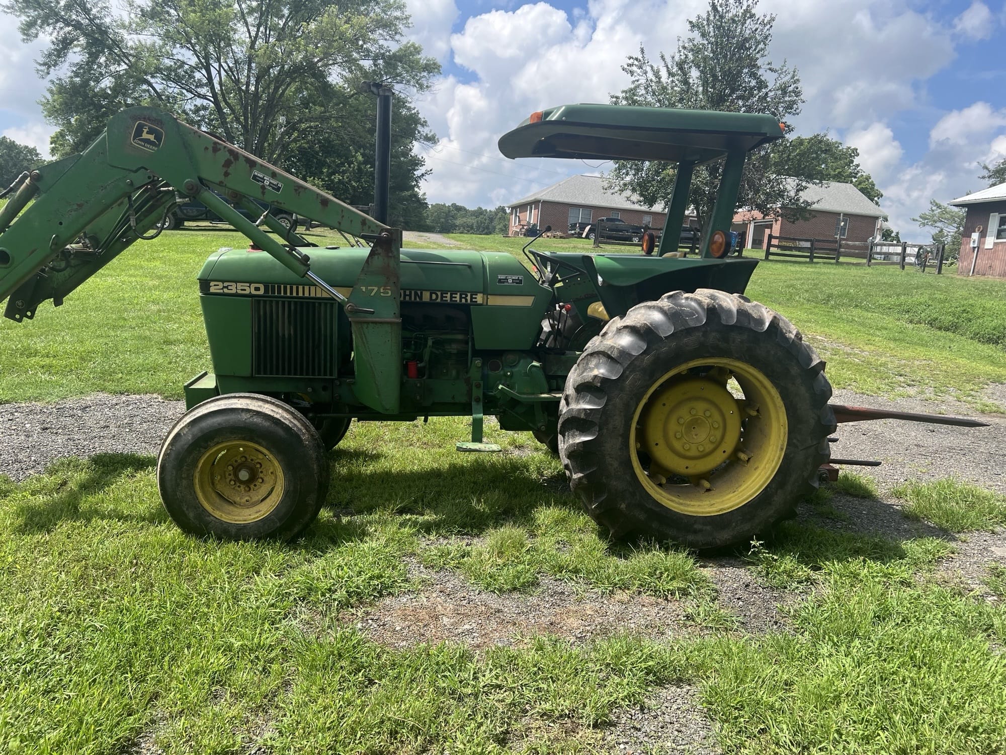 1985 John Deere 2350 Image