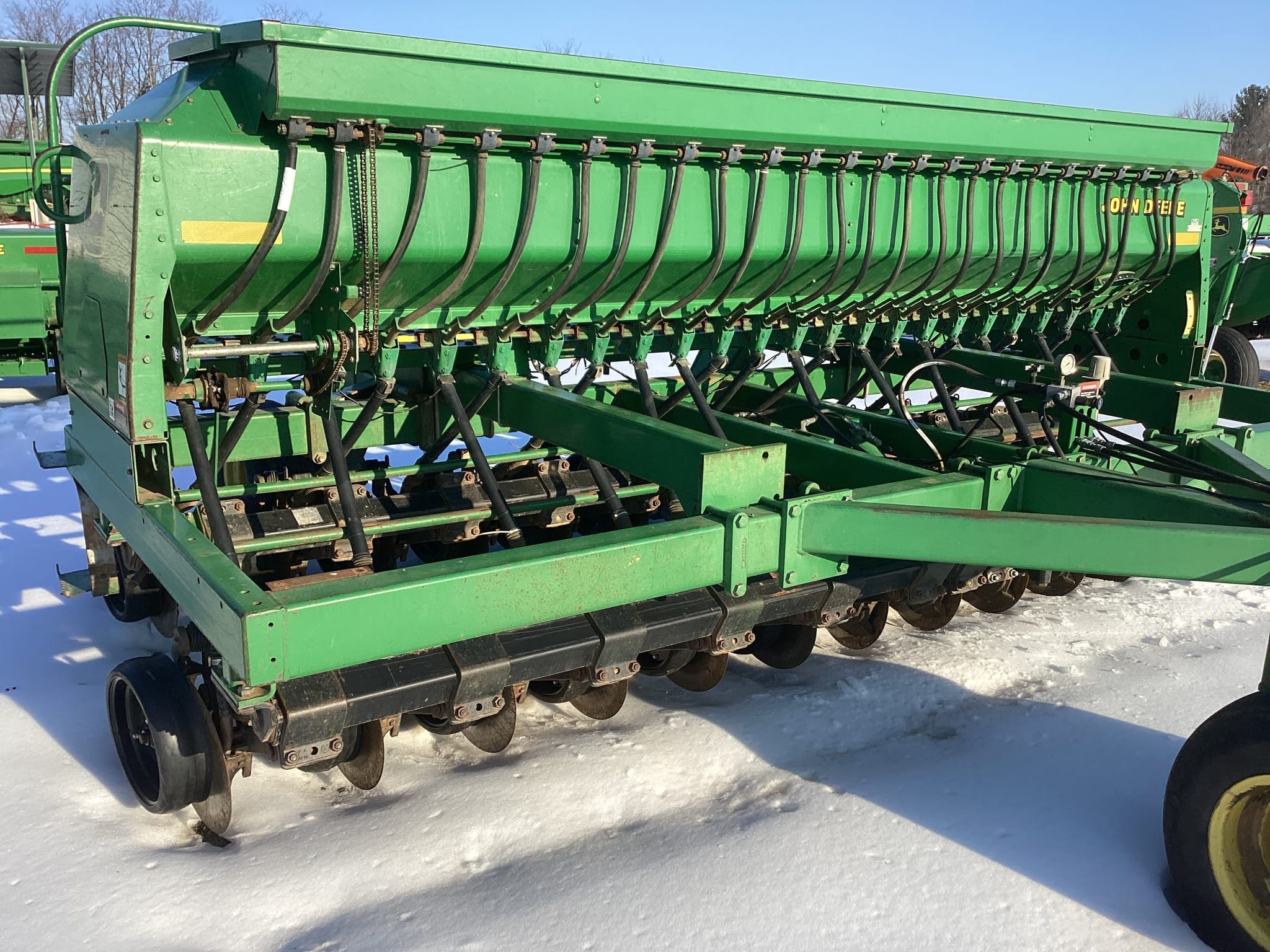 1998 John Deere 1560 Image