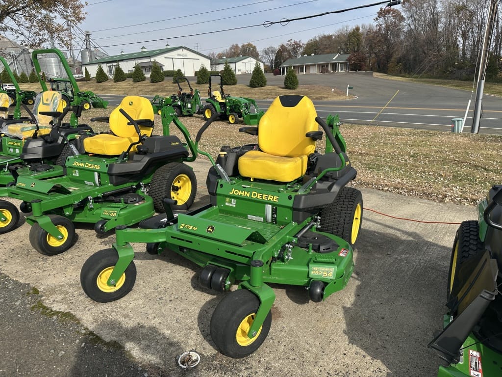 2022 John Deere Z735M Image