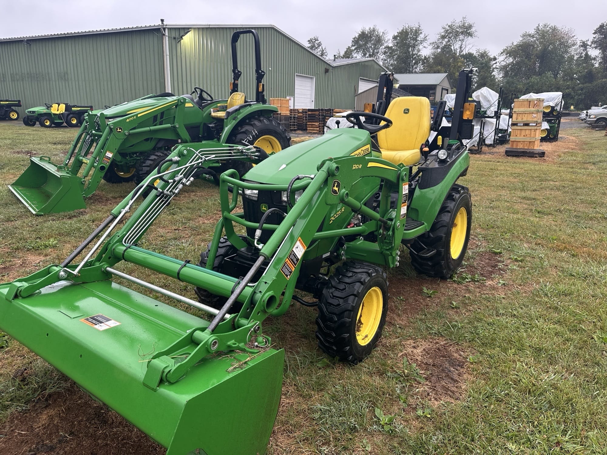 2021 John Deere 2025R Image