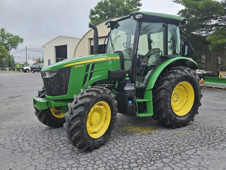 2022 John Deere 5090M Image