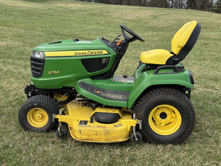 2018 John Deere X750 Image