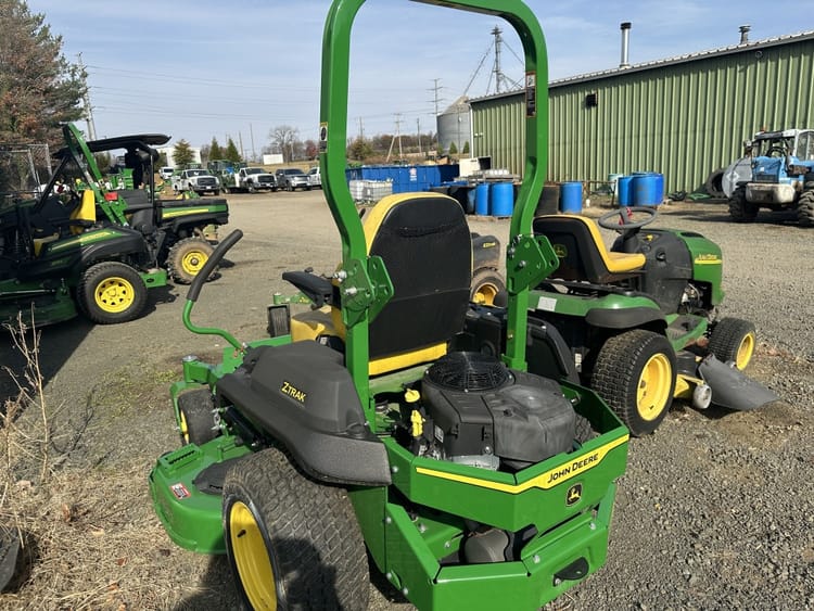 2022 John Deere Z735M Image