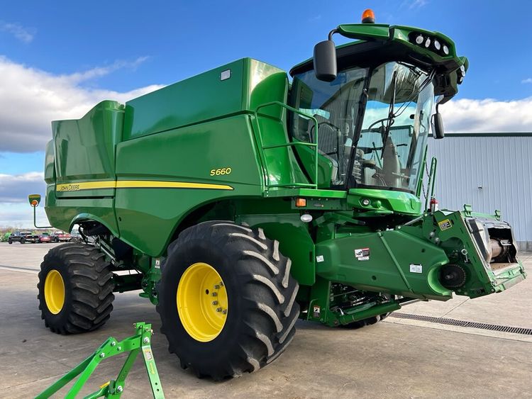 2017 John Deere S660 Image