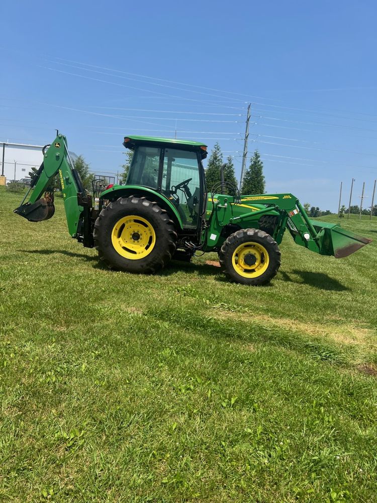 2010 John Deere 5093E Image