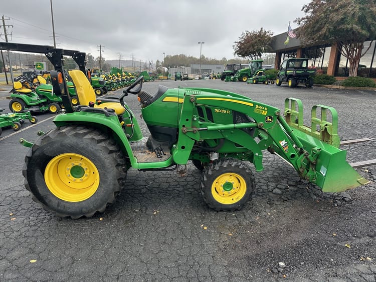 2020 John Deere 3039R Image