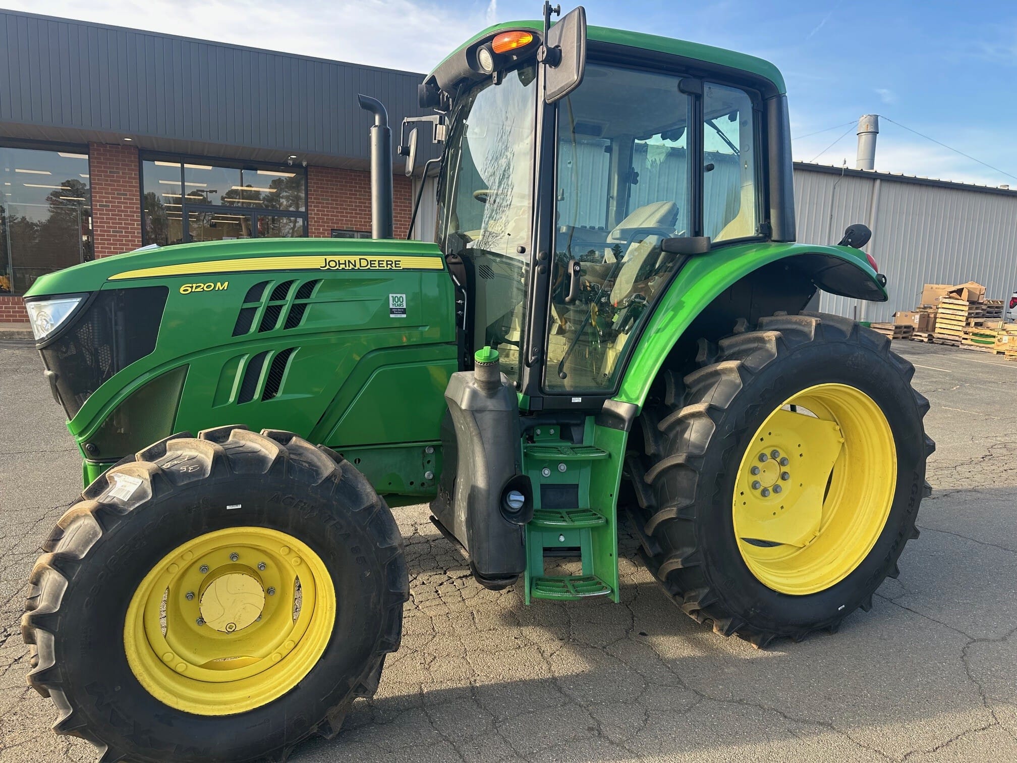 2018 John Deere 6120M Image
