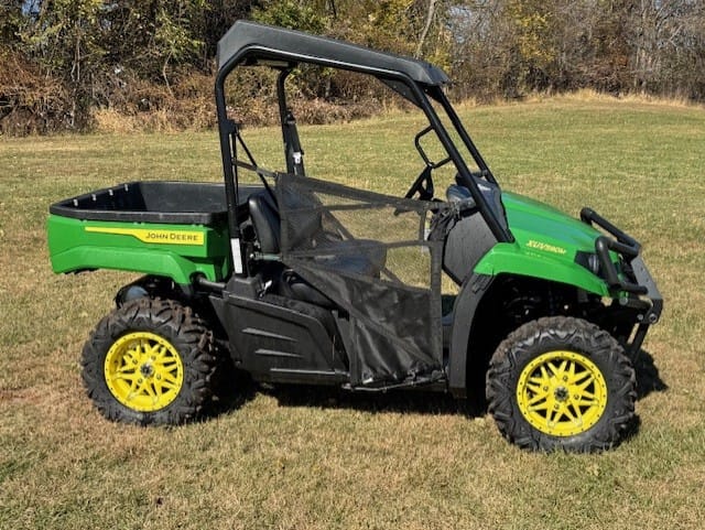 2024 John Deere XUV590M Image
