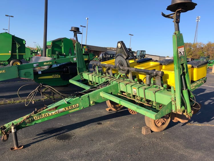 1998 John Deere 1750 Image