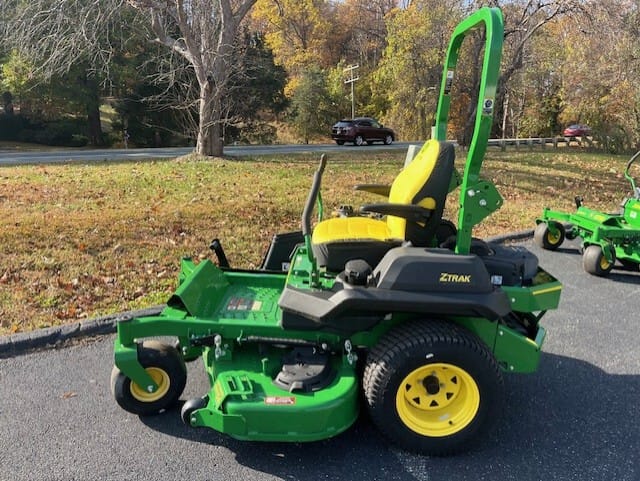 2023 John Deere Z735M Image